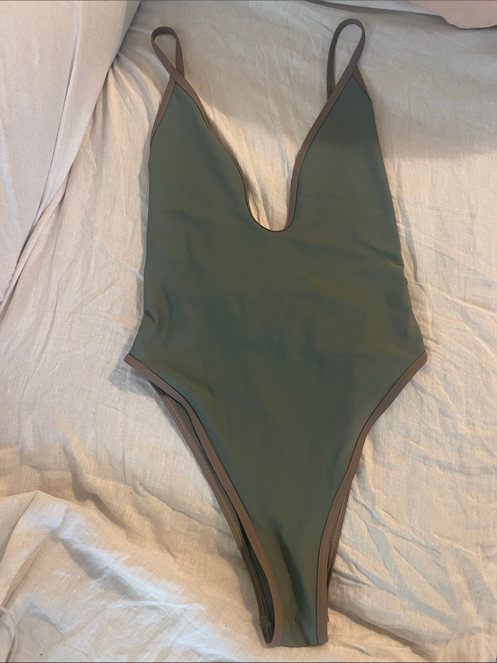 SoSo swim original cut one piece in green